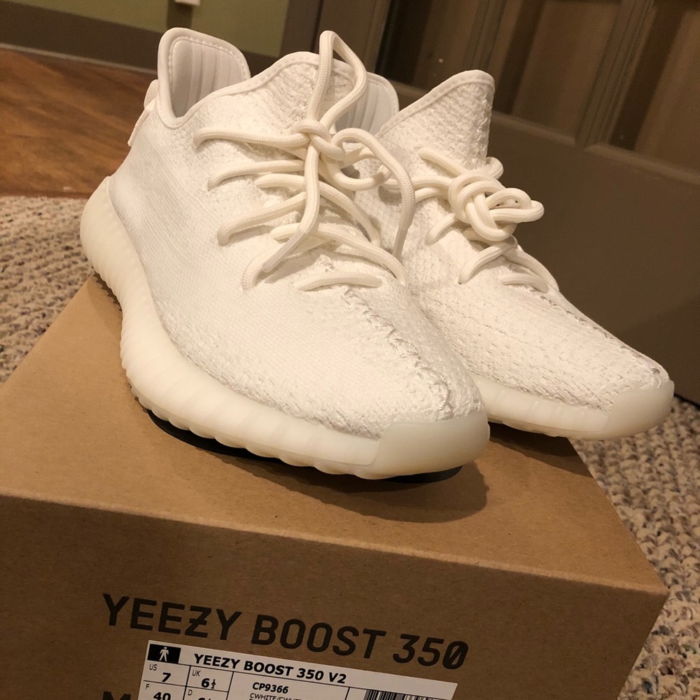 Yeezy Boost 350 V2